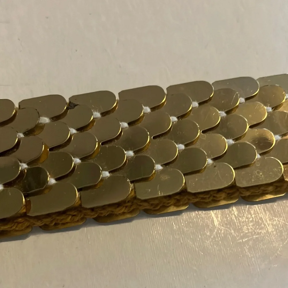 Vintage Goldtone Scaled Belt with Floral Embellished Buckle‎